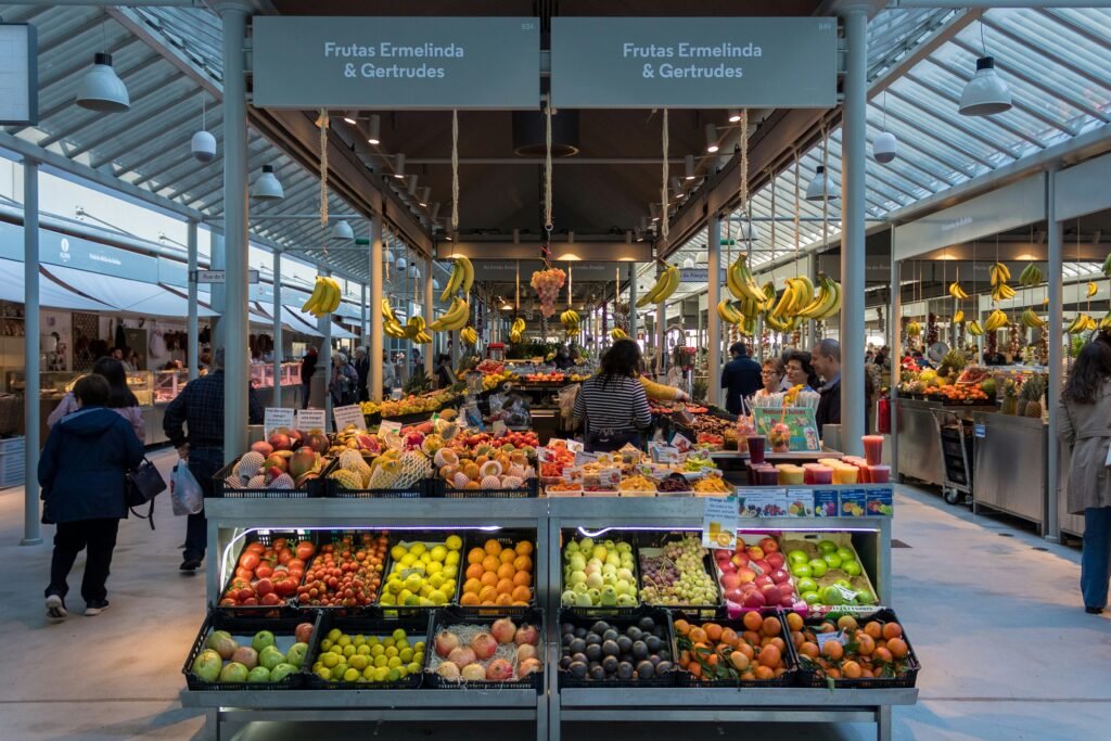 a fruit stand with fruits